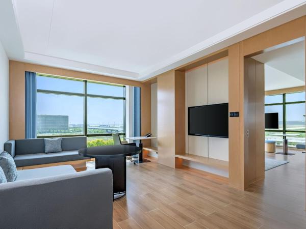 Fairfield by Marriott Beijing Daxing Airport : photo 2 de la chambre suite lit king-size business - vue sur ville