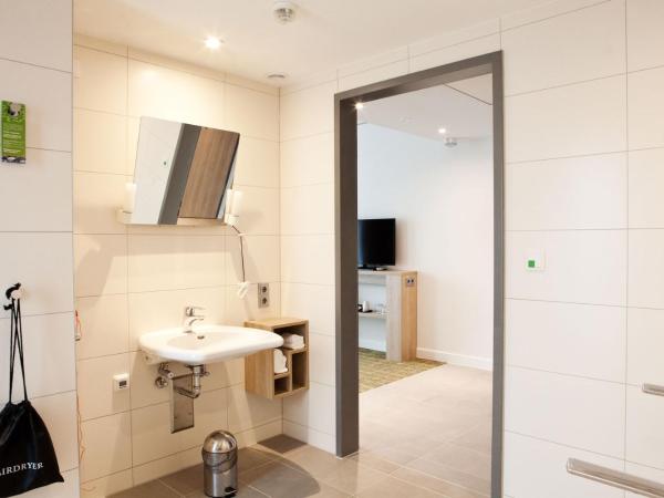 Hampton By Hilton Dortmund Phoenix See : photo 4 de la chambre chambre lit queen-size pour personnes à mobilité réduite - non-fumeurs