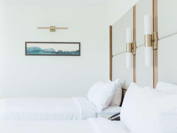 Hilton Garden Inn Denver Union Station : photo 5 de la chambre queen glass house with two queen beds