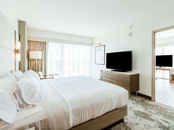 Hilton Garden Inn Denver Union Station : photo 3 de la chambre one-bedroom corner king suite with view