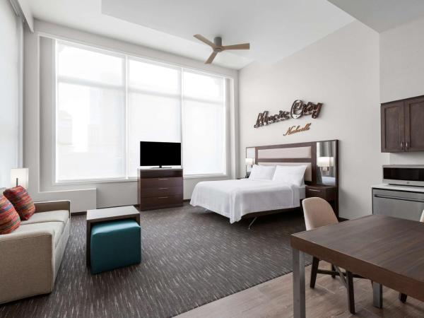 Homewood Suites by Hilton Nashville Downtown : photo 1 de la chambre queen studio with roll-in shower - mobility and hearing access/non-smoking