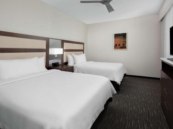 Homewood Suites by Hilton Nashville Downtown : photo 6 de la chambre chambre de luxe avec 2 lits queen-size et 1 canapé-lit