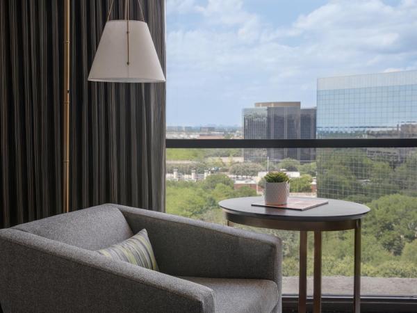 Dallas-Addison Marriott Quorum by the Galleria : photo 2 de la chambre chambre lit king-size