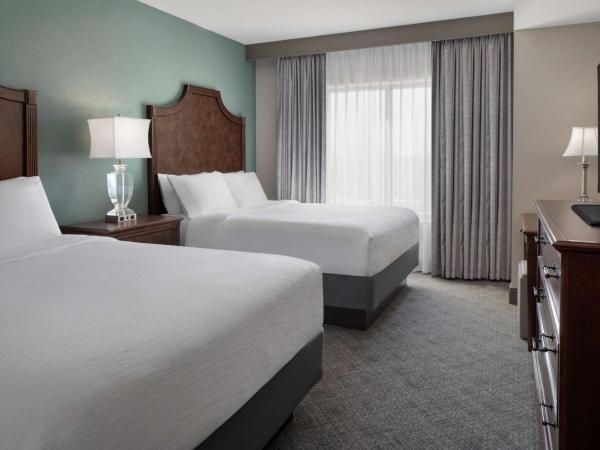 Embassy Suites San Antonio Riverwalk-Downtown : photo 2 de la chambre suite d'angle avec 2 lits queen-size