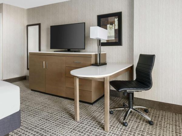 DoubleTree by Hilton Colorado Springs : photo 5 de la chambre chambre lit king-size premium - Étage Élevé