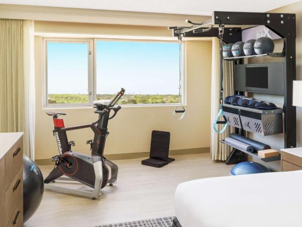 DoubleTree by Hilton Orlando Airport Hotel : photo 2 de la chambre chambre lit king-size premium