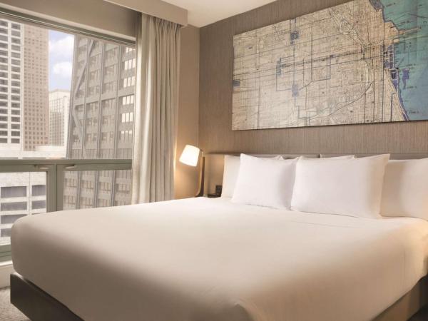 Hilton Chicago Magnificent Mile Suites : photo 3 de la chambre suite 1 chambre lit king-size