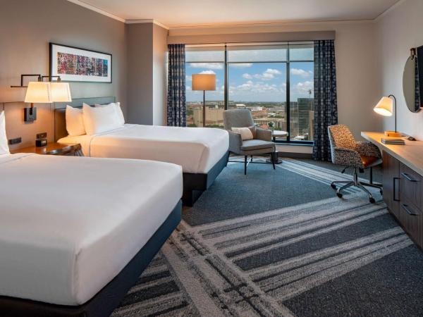 Hilton Garden Inn Austin University Capitol District : photo 1 de la chambre chambre lit queen-size deluxe avec vue sur capitole