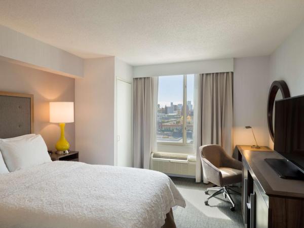 Hampton Inn Manhattan Chelsea : photo 1 de la chambre chambre lit queen-size - vue sur ville