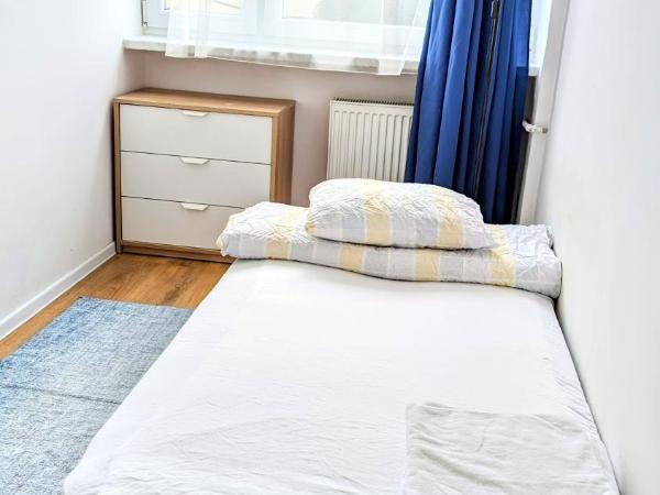 Ursus Rooms-Self Check-in : photo 2 de la chambre chambre double