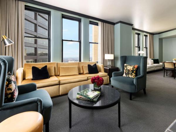 The Candler Hotel Atlanta, Curio Collection by Hilton : photo 3 de la chambre suite 1 chambre lit king-size – vue sur ville 