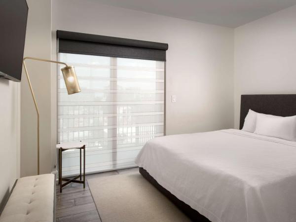 Home2 Suites By Hilton Nashville Downtown Convention Center : photo 1 de la chambre suite 2 chambres avec lit king-size