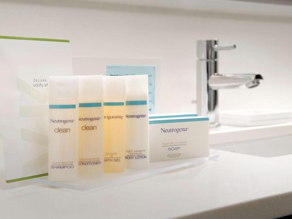 Hampton Inn Louisville East Hurstbourne : photo 5 de la chambre chambre lit king-size - non-fumeurs