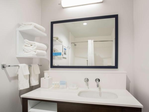 Hampton Inn & Suites Denver-Downtown : photo 4 de la chambre chambre lit king-size - non-fumeurs