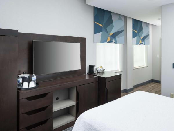 Hampton Inn & Suites Atlanta-Downtown : photo 3 de la chambre double room with bath tub - mobility access/non-smoking