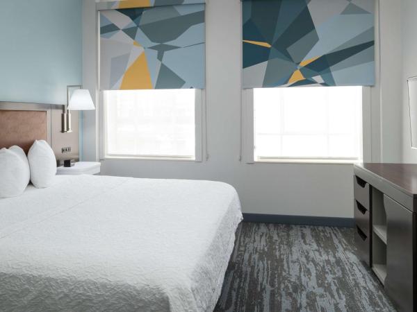 Hampton Inn & Suites Atlanta-Downtown : photo 6 de la chambre suite lit king-size
