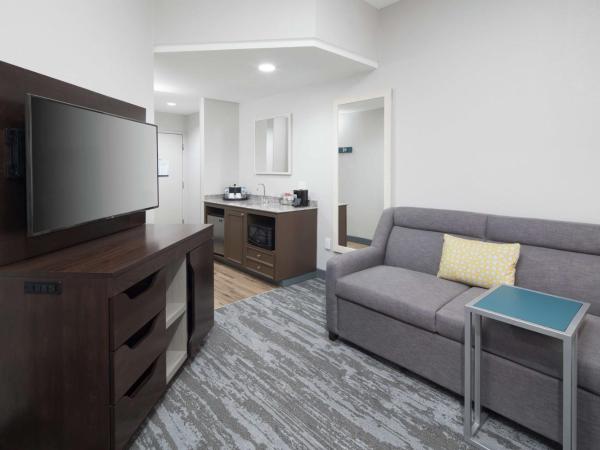 Hampton Inn & Suites Atlanta-Downtown : photo 7 de la chambre suite lit king-size