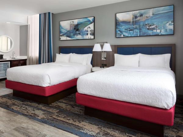 Hampton Inn & Suites Baltimore Inner Harbor : photo 4 de la chambre studio with two queen beds and sofa bed - hearing access/non-smoking