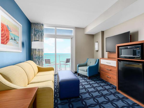 Homewood Suites by Hilton Myrtle Beach Oceanfront : photo 3 de la chambre suite studio lit queen-size - vue sur océan - adaptée aux personnes malentendantes