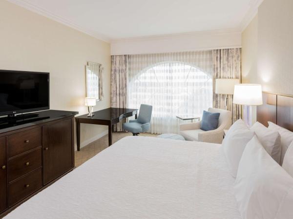 Hampton Inn & Suites South Park at Phillips Place : photo 3 de la chambre chambre lit king-size exécutive non-fumeurs