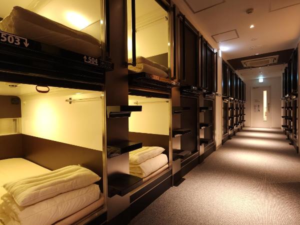 Acro Capsule Hotel Namba Dotonbori : photo 5 de la chambre woman capsule room - upper bed