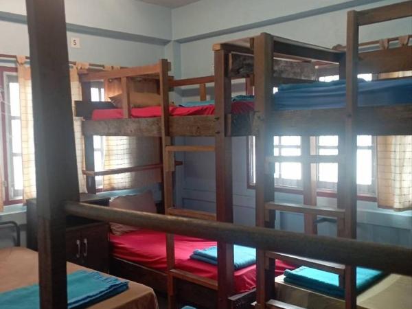 Trekker Camp : photo 3 de la chambre lit simple dans dortoir de 8 lits avec climatisation