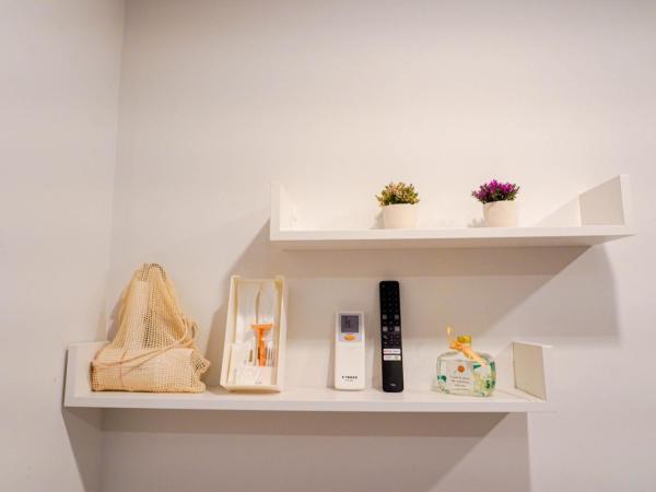 BnB98 Silom Hotel - 1 minutes from SKY TRAIN Sala Daeng station and SUBWAY Silom station : photo 1 de la chambre chambre double ou lits jumeaux Économique