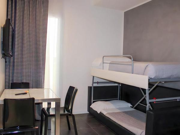 Atmosphere Suite Hotel : photo 7 de la chambre suite avec balcon (4 adultes)