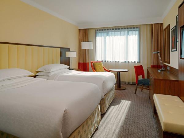 Sheraton Zagreb Hotel : photo 1 de la chambre grande chambre lits jumeaux exécutive avec 2 lits jumeaux/simples