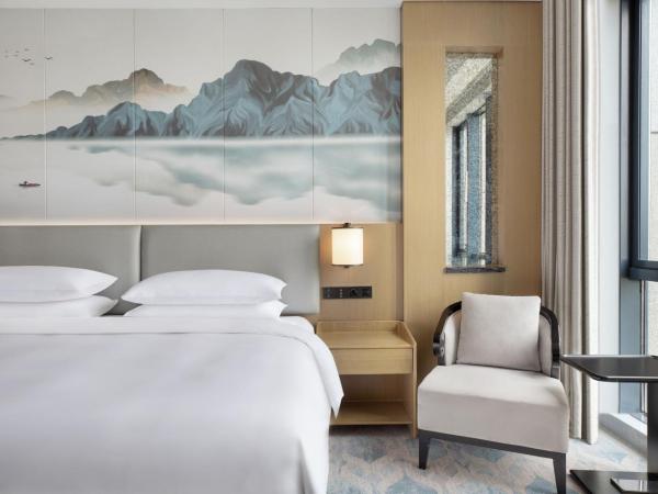 Courtyard by Marriott Hangzhou Xiaoshan : photo 4 de la chambre chambre lit king-size supérieure - vue sur ville