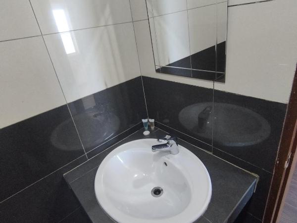 Marine Bay Hotel : photo 7 de la chambre chambre lit king-size - vue sur mer