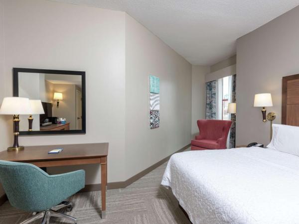 Hampton Inn Indianapolis Downtown Across from Circle Centre : photo 2 de la chambre chambre lit queen-size - non-fumeurs