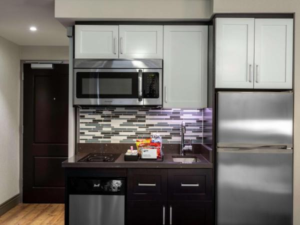 Homewood Suites Midtown Manhattan Times Square South : photo 4 de la chambre studio lit king-size premium - non-fumeurs