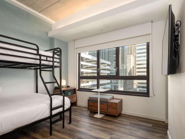 Motto by Hilton Philadelphia Rittenhouse Square : photo 3 de la chambre hébergement avec lits superposés (1 double et 1 simple)