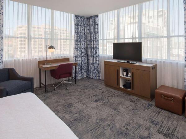 Hampton Inn And Suites By Hilton Portland-Pearl District : photo 3 de la chambre king studio - mobility and hearing access/non-smoking