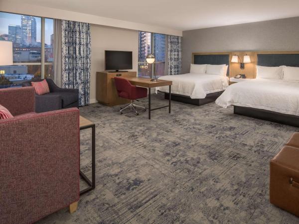 Hampton Inn And Suites By Hilton Portland-Pearl District : photo 2 de la chambre studio queen avec 2 lits queen-size - non-fumeurs