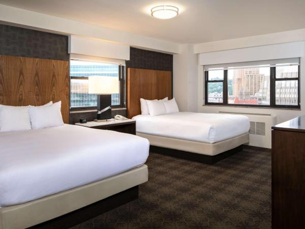 DoubleTree by Hilton Hotel & Suites Pittsburgh Downtown : photo 6 de la chambre suite 2 chambres