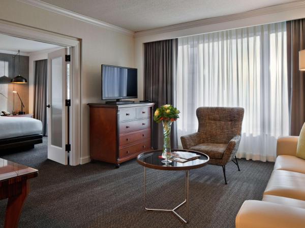 The Logan Philadelphia, Curio Collection by Hilton : photo 1 de la chambre suite de luxe lit king-size - accessible aux personnes malentendantes