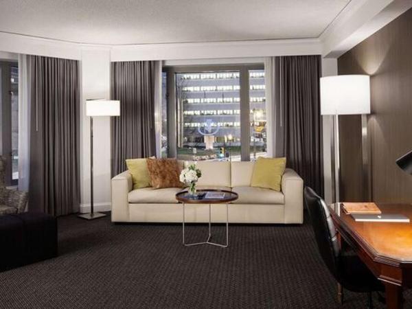 The Logan Philadelphia, Curio Collection by Hilton : photo 2 de la chambre suite lit king-size