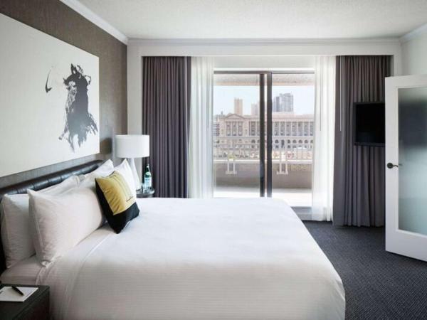 The Logan Philadelphia, Curio Collection by Hilton : photo 1 de la chambre suite 1 chambre lit king-size premium avec balcon