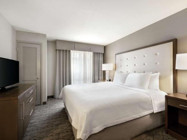 Homewood Suites by Hilton Portland Airport : photo 3 de la chambre suite 2 chambres avec salles de bains séparées - non-fumeurs