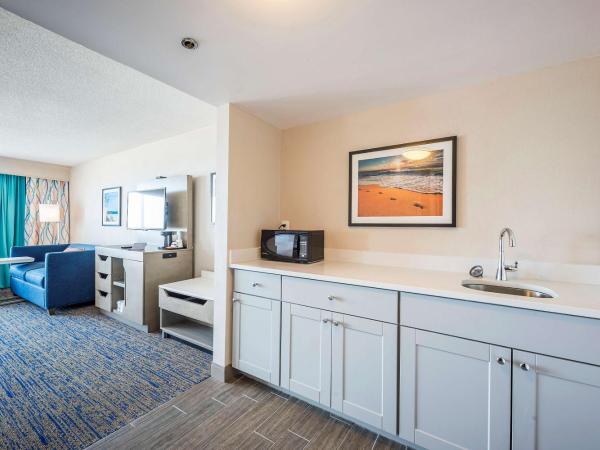 Hampton Inn Virginia Beach Oceanfront North : photo 6 de la chambre king studio suite with balcony and oceanfront - non-smoking