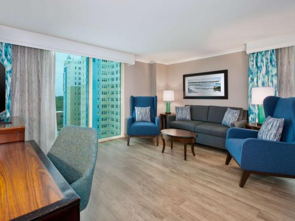 Hilton Garden Inn Virginia Beach Oceanfront : photo 1 de la chambre chambre avec 2 lits queen-size - vue sur océan