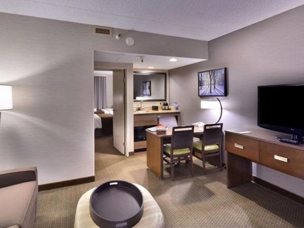 Embassy Suites by Hilton Denver Central Park : photo 1 de la chambre suite avec 2 lits doubles - non-fumeurs