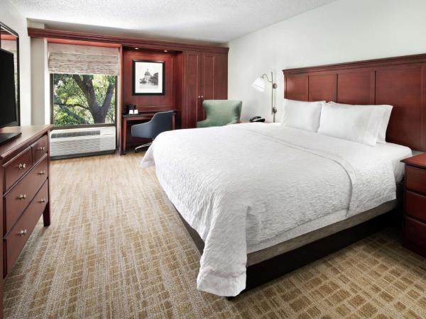 Hampton Inn Austin North : photo 3 de la chambre chambre lit king-size - non-fumeurs