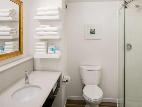 Hampton Inn & Suites Nashville-Airport : photo 5 de la chambre chambre avec 2 lits queen-size - non-fumeurs