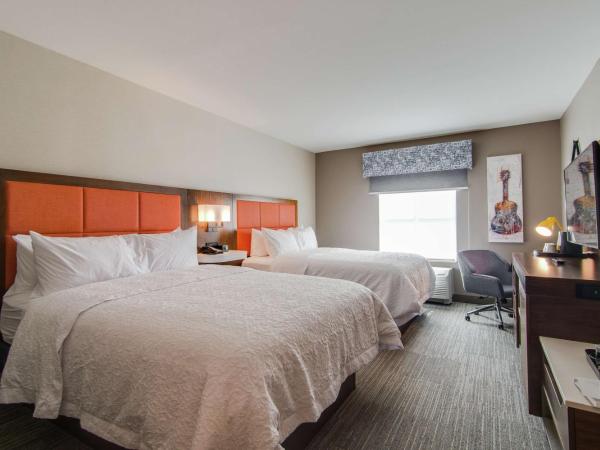 Hampton Inn & Suites by Hilton Nashville North Skyline : photo 1 de la chambre chambre avec 2 grands lits queen-size 