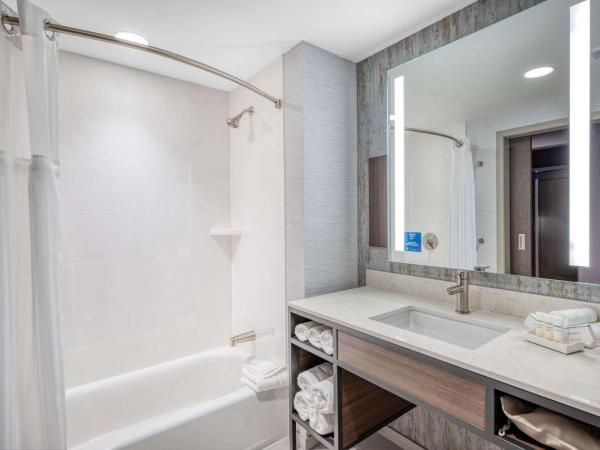 Hilton Garden Inn Boston Logan Airport : photo 5 de la chambre chambre lit queen-size premium avec 2 lits queen-size