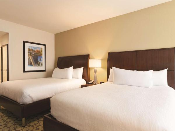 Hilton Garden Inn Boston Logan Airport : photo 4 de la chambre chambre avec 2 grands lits queen-size 