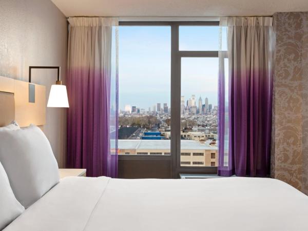Holiday Inn Philadelphia Arpt-Stadium Area, an IHG Hotel : photo 1 de la chambre suite 1 chambre lit king-size